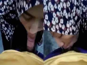 Bokep Indo Jilbab Cantik Emut Kontol Pacar Dalam Mobil