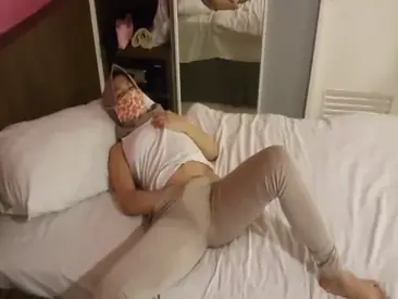 Bokep Jilbab Masker Bunga Sange Ngentot