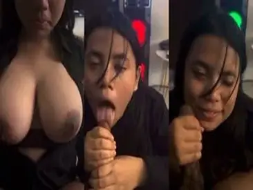 Kontolnya Dikocokin Dijepit Toket Gede Endingnya Crot Dimuka