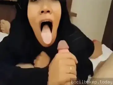 Sahabat Dekat Puasin Nafsu Sampai Crot Di Mulut